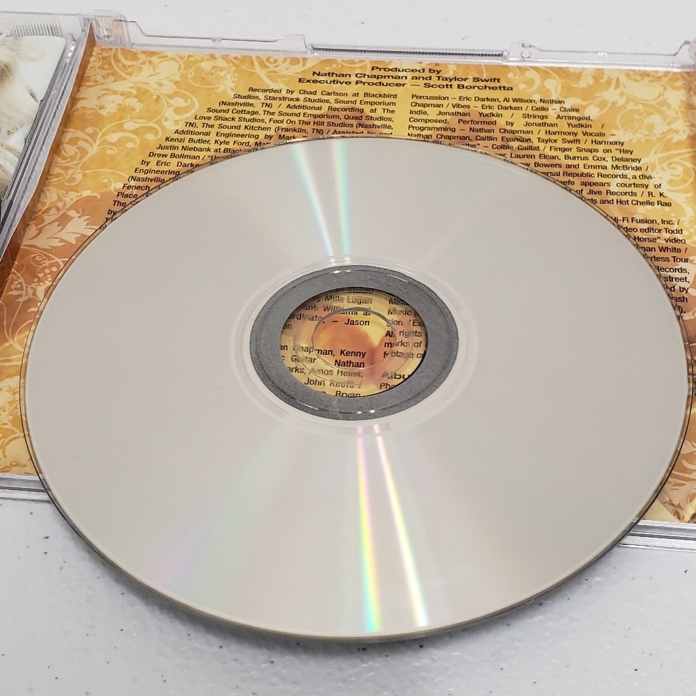 Taylor Swift Fearless Platinum Edition Audio & Video DVD 2009 - Picture 6 of 8